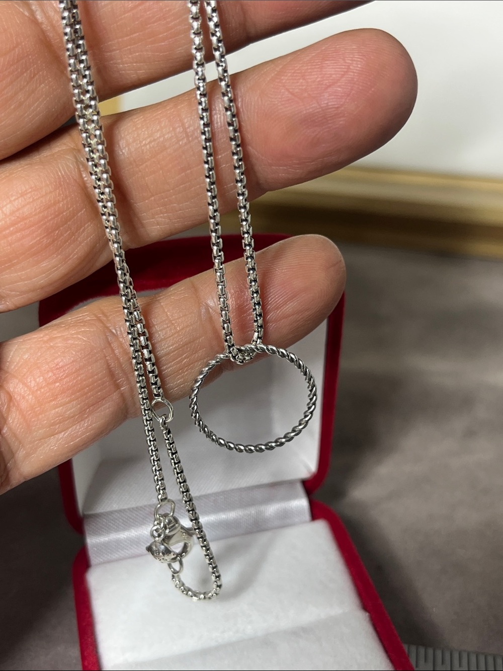 David Yurman starling silver chain 17 inch with circle band, excellent condition